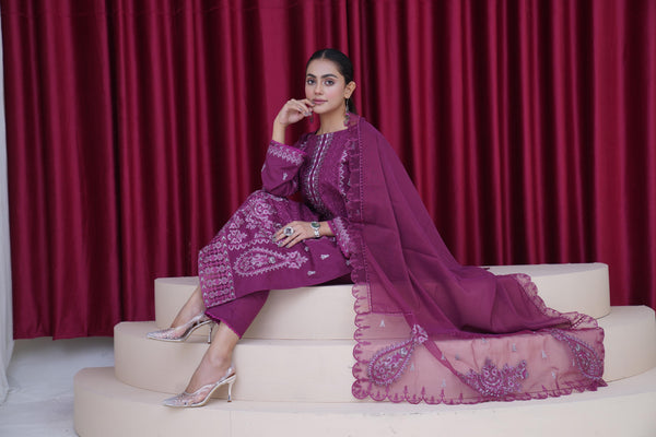 Creation Luxury Lawn 25’