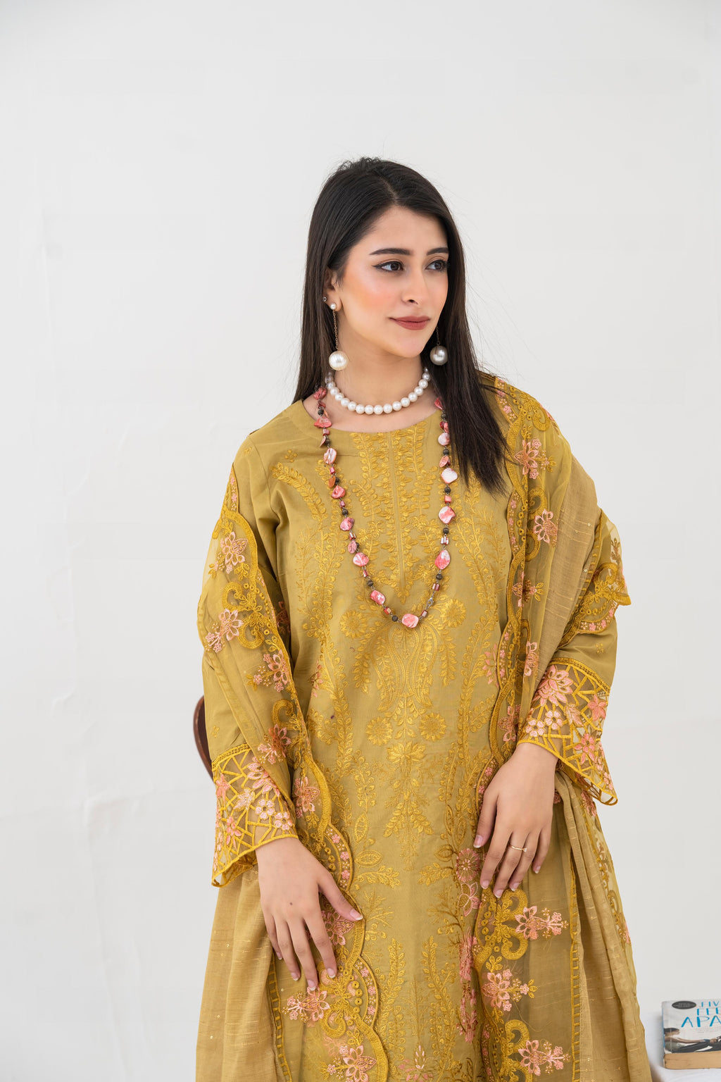 Embroidered Luxury Lawn 25’