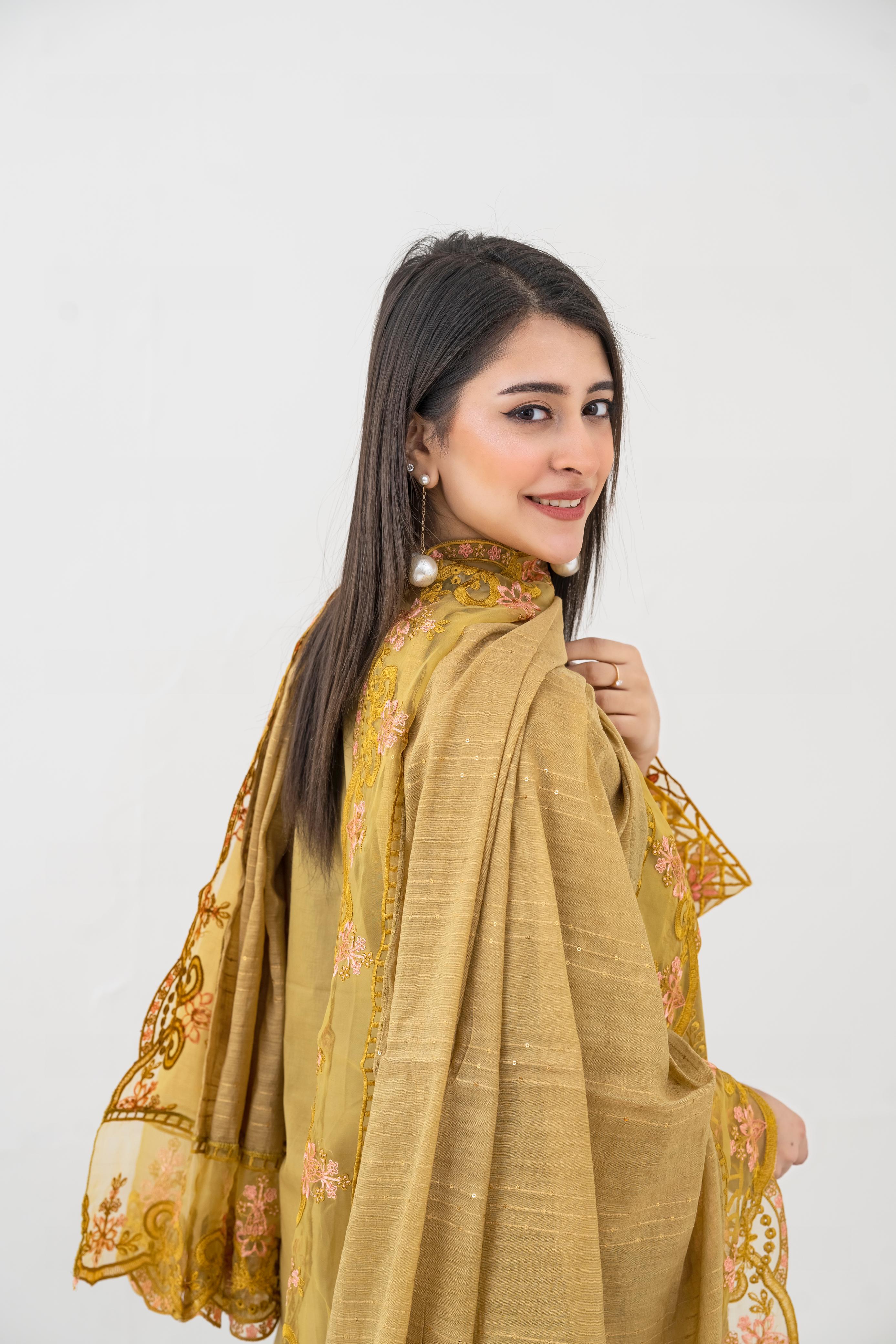 Embroidered Luxury Lawn 25’