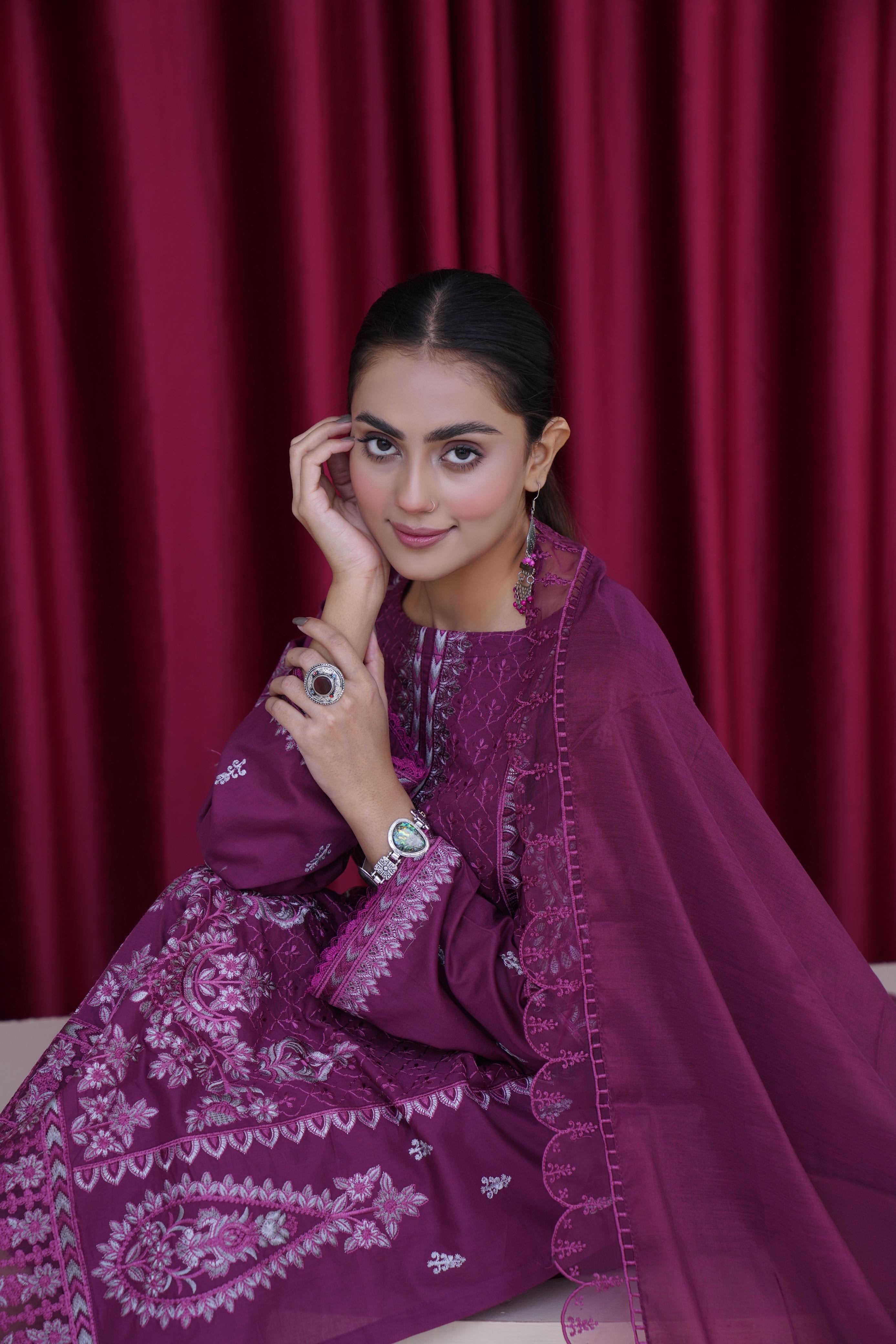 Creation Luxury Lawn 25’